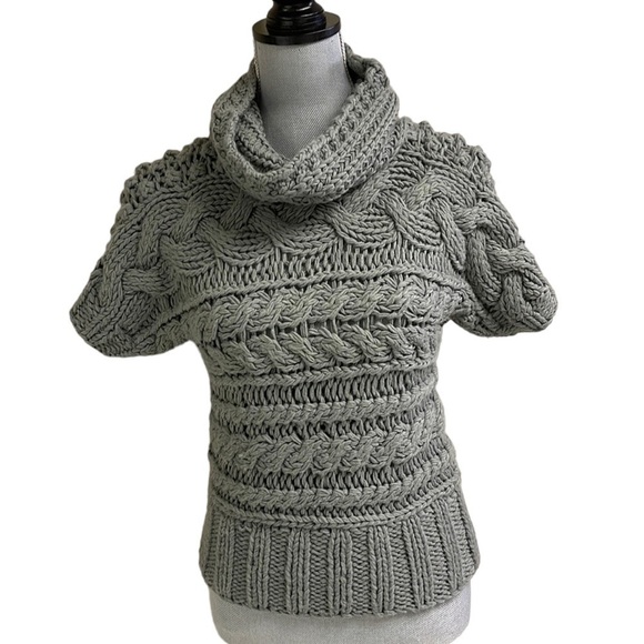 VERTIGO Paris short sleeve turtleneck sweater size M - Picture 1 of 5
